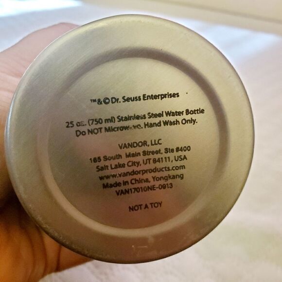 Dr. SEUSS  " OH The Places You'll Go" Water Bottle - Picture 8 of 8